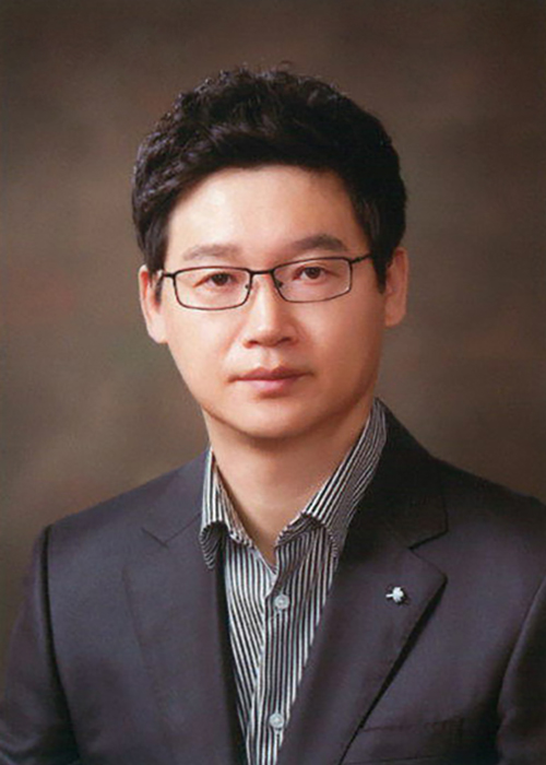 Professor Mok Jung-soo Associate Vice President of the Korean Language and Culture Program Center